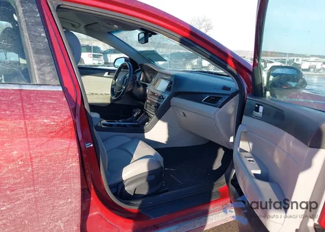 2015 Hyundai Sonata Sport z USA, uszkodzony, nr VIN 5NPE34AF5FH094847